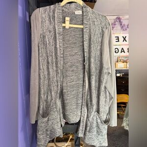 Gray Open Front Women's Sweater logo xl.  Loved a few times